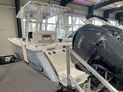 BOATZON | Robalo R270 2024