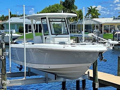 BOATZON | Robalo R272