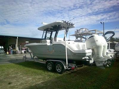 BOATZON | Robalo r272 2019