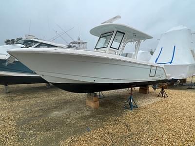 BOATZON | Robalo r272 2020