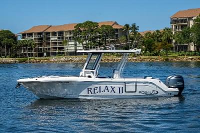 BOATZON | Robalo R272 Center Console 2022