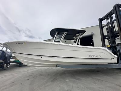 BOATZON | Robalo R302 2018