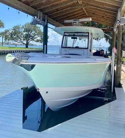 BOATZON | Robalo R302 Center Console 2018