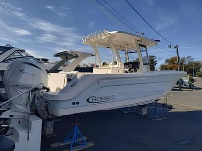 BOATZON | Robalo R302 Center Console 2024