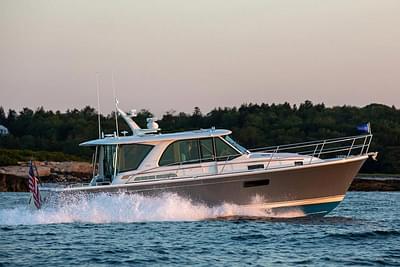 BOATZON | Sabre 43 Salon Express 2025