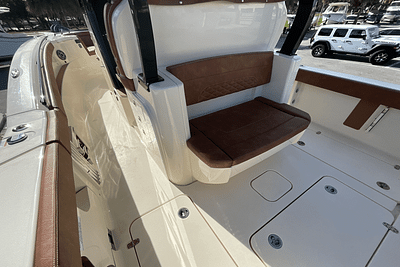 BOATZON | Scout 330 LXF 2024