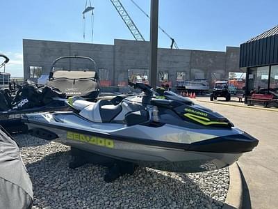 BOATZON | Sea-Doo RXTX 325 Ice MetalMantaGreen 2024