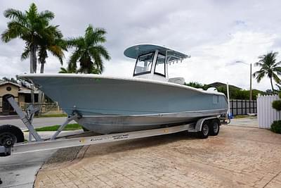 BOATZON | Sea Hunt Gamefish 27 with Coffin Box 2021