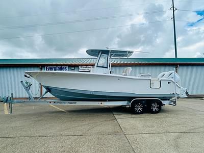 BOATZON | Sea Hunt Gamefish 27 with Coffin Box 2025