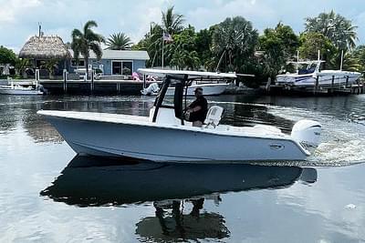 BOATZON | Sea Hunt Ultra 239 SE 2023