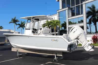 BOATZON | Sea Hunt Ultra 239 SE 2024