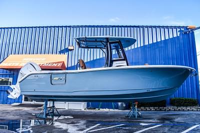 BOATZON | Sea Hunt Ultra 255 SE 2025