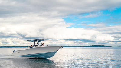 BOATZON | Sea Hunt Ultra 305 SE 2025