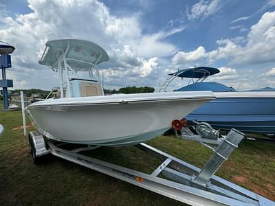 BOATZON | Sea Pro 202 Center Console 2024