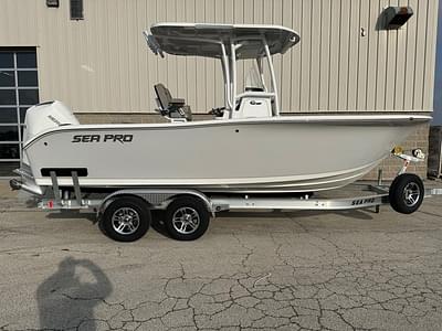 BOATZON | Sea Pro 222 Center Console 2024