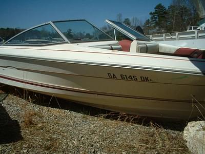 BOATZON | Sea Ray 197 Monaco Bowrider Mercruiser Cut Hull 1984