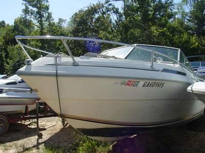 BOATZON | Sea Ray 210 SRV Cuddy Cabin Mercruiser 57 block 1981