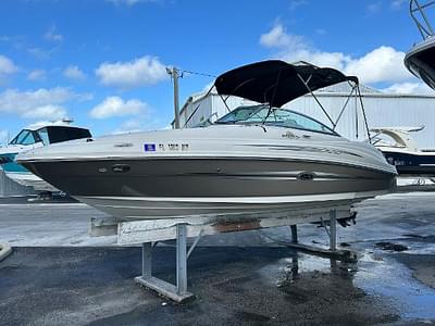 BOATZON | Sea Ray 220 Sundeck