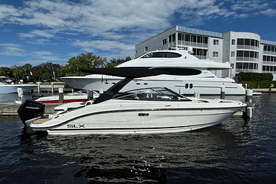 BOATZON | Sea Ray 260 SLX OUTBOARD 2023