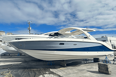 BOATZON | Sea Ray 310 SLX Outboard 2024