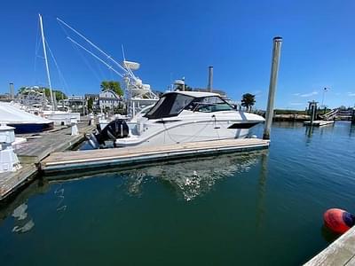 BOATZON | Sea Ray 320 Sundancer Outboard 2022