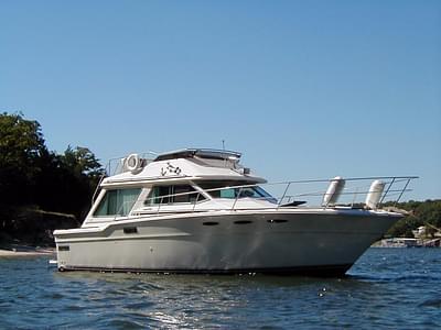 BOATZON | Sea Ray 355T Trawler 1982