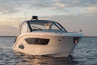 BOATZON | Sea Ray 370 Sundancer 2023