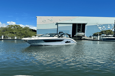 BOATZON | Sea Ray 370 SUNDANCER OUTBOARD 2022