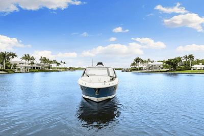 BOATZON | Sea Ray 370 SUNDANCER OUTBOARD 2023