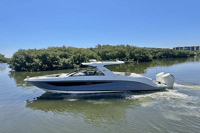 BOATZON | Sea Ray 400 SLX OB 2023