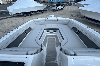 BOATZON | Sea Ray SDX 290 Outboard 2024