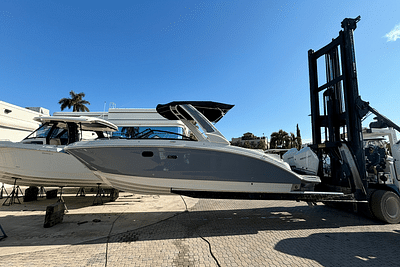 BOATZON | Sea Ray SDX 290 Outboard 2025