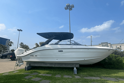 BOATZON | Sea Ray SLX 260 Outboard 2024