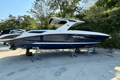 BOATZON | Sea Ray SLX 350 2024