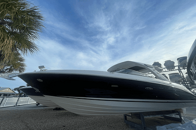 BOATZON | Sea Ray SLX 350 Outboard 2025