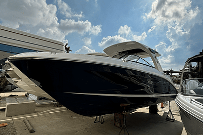 BOATZON | Sea Ray SLX 350 Outboard 2025