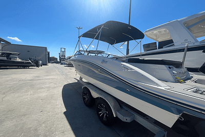 BOATZON | Sea Ray SPX 210 Outboard 2023