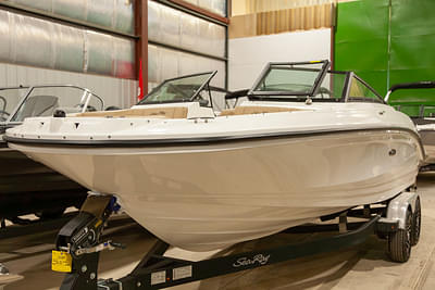 BOATZON | Sea Ray SPX 210 Outboard 2023