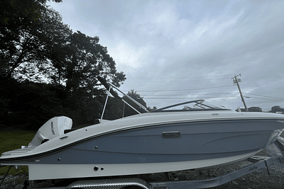 BOATZON | Sea Ray SPX 210 Outboard 2025