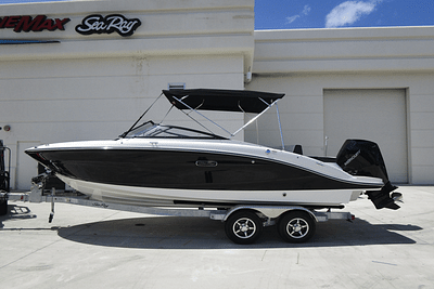 BOATZON | Sea Ray SPX 210 Outboard 2025