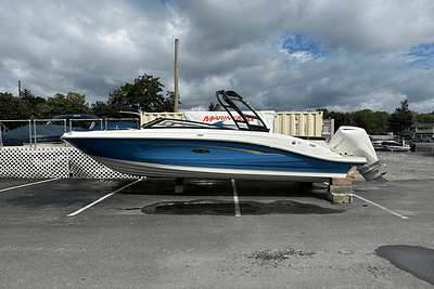 BOATZON | Sea Ray SPX 230 Outboard 2024