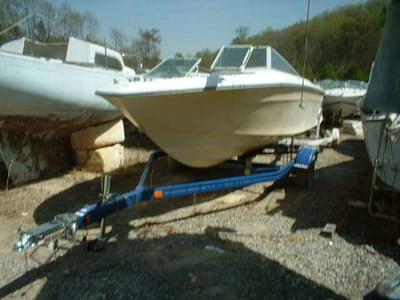 BOATZON | Sea Ray SRV 187 Bowrider Mercruiser 140 1977