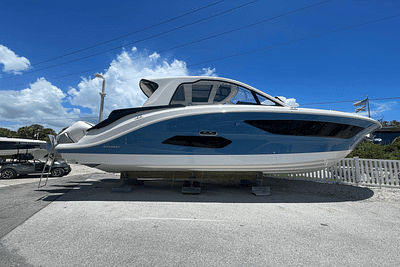 BOATZON | Sea Ray Sundancer 370 Outboard 2025