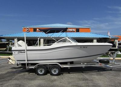 BOATZON | Seaswirl Striper 2100 Dual Console 2000