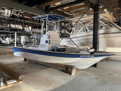 BOATZON | Shallow Sport 21 Modified V 2015