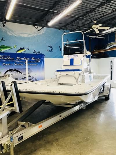 BOATZON | Shallow Stalker Boats Cat240 RC Deluxe 2023