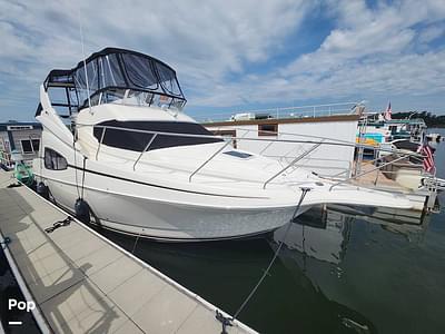 BOATZON | Silverton 330 Sport Bridge