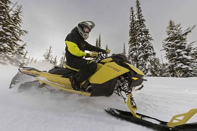 BOATZON | SKI DOO BACKCOUNTRY XRS 146 850 ETEC 2025