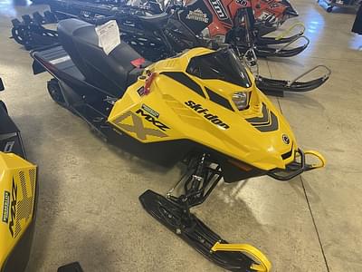 BOATZON | Ski-Doo MXZ 200 2024