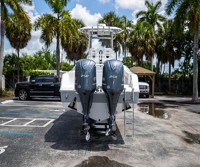 BOATZON | Slightly used Yamaha 250HP 4-Stroke Outboard Motor Engine